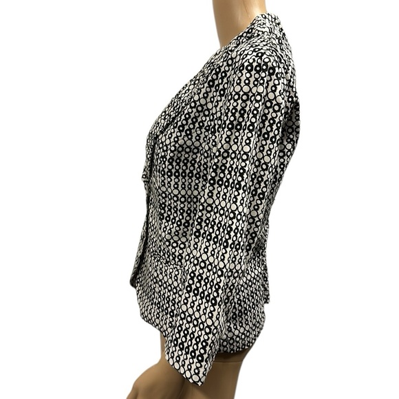 CAbi Black Cream 2 Button Front and Cuff 3 Quarter Sleeve Blazer Jacket Womens 8 - Picture 2 of 12